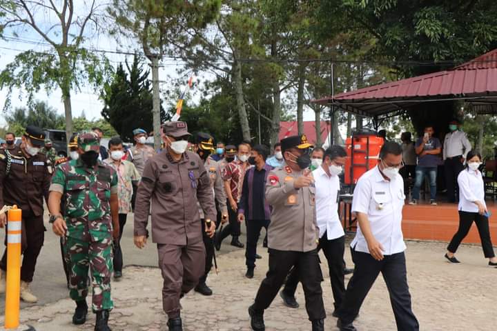 Kapoldasu Fasilitasi Penyerahan Tanah Ompu Buntulan Manurung Untuk Pembangunan Kepariwisataan