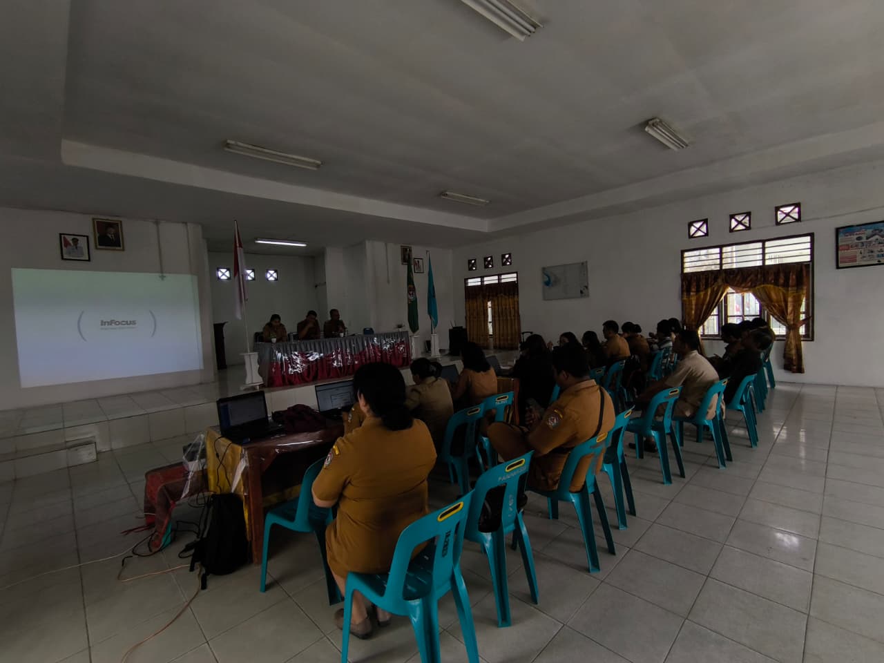 Bimbingan teknis pemanfaatan website desa di Kecamatan Parmaksian tahun 2025